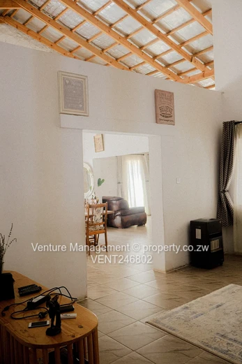 Lovely home in Domboshawa (Sole Mandate)