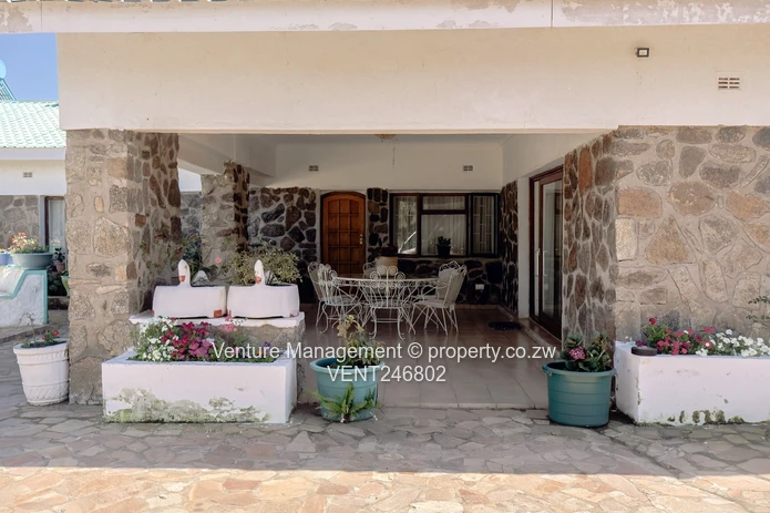 Lovely home in Domboshawa (Sole Mandate)