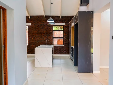 3 Bedroom Flat & Apartment