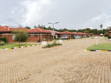 3 Bedroom Flat & Apartment