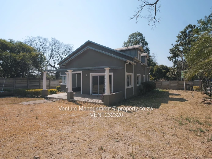 Glenara Property With Endless Possibilities!