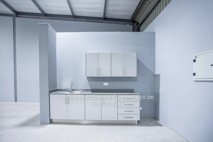 POMONA HUB | PRIME INDUSTRIAL SPACE TO LET 394sqm