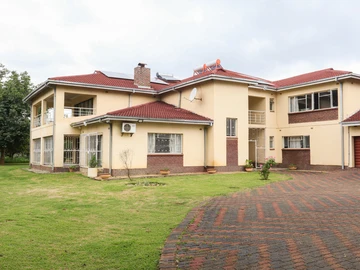 6 Bedroom House