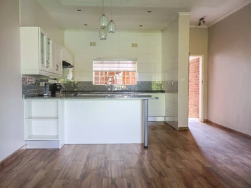 3 Bedroom Flat & Apartment
