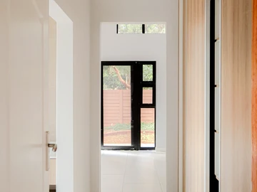 3 Bedroom Flat & Apartment