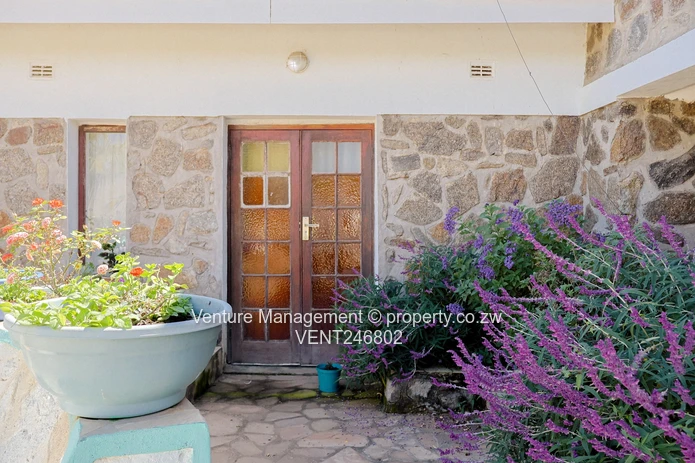 Lovely home in Domboshawa (Sole Mandate)