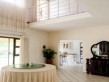 6 Bedroom House